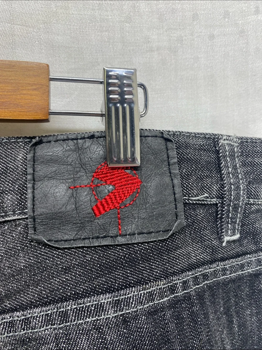 Signum Classic Straight Men’s Jeans In A Dark Wash 40x32 Red Accents